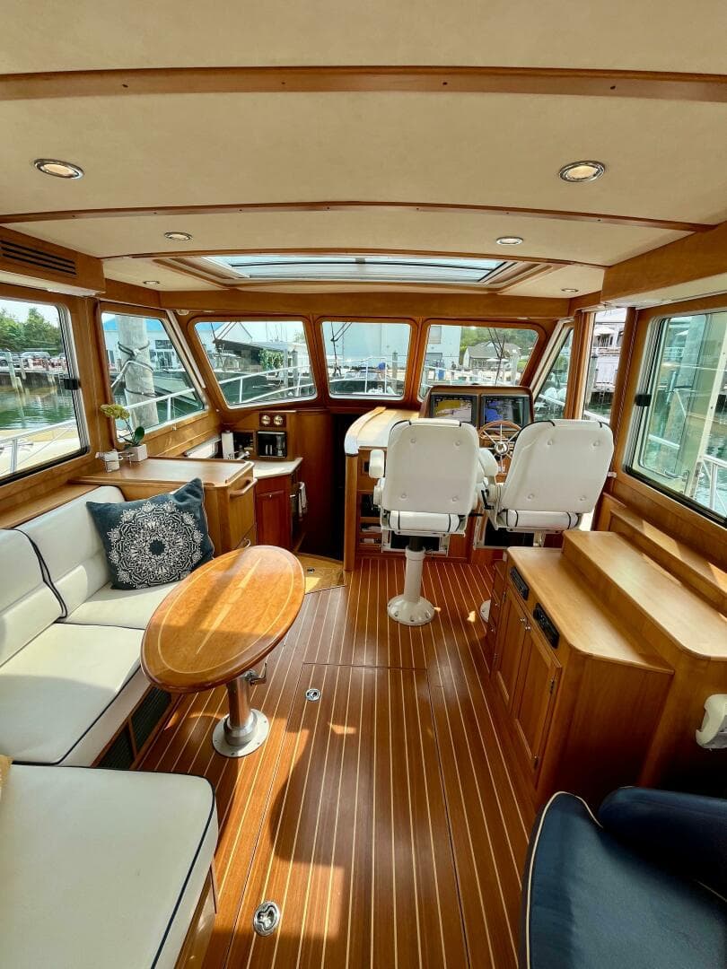 2010 Sabre 40 Sedan — photo 14