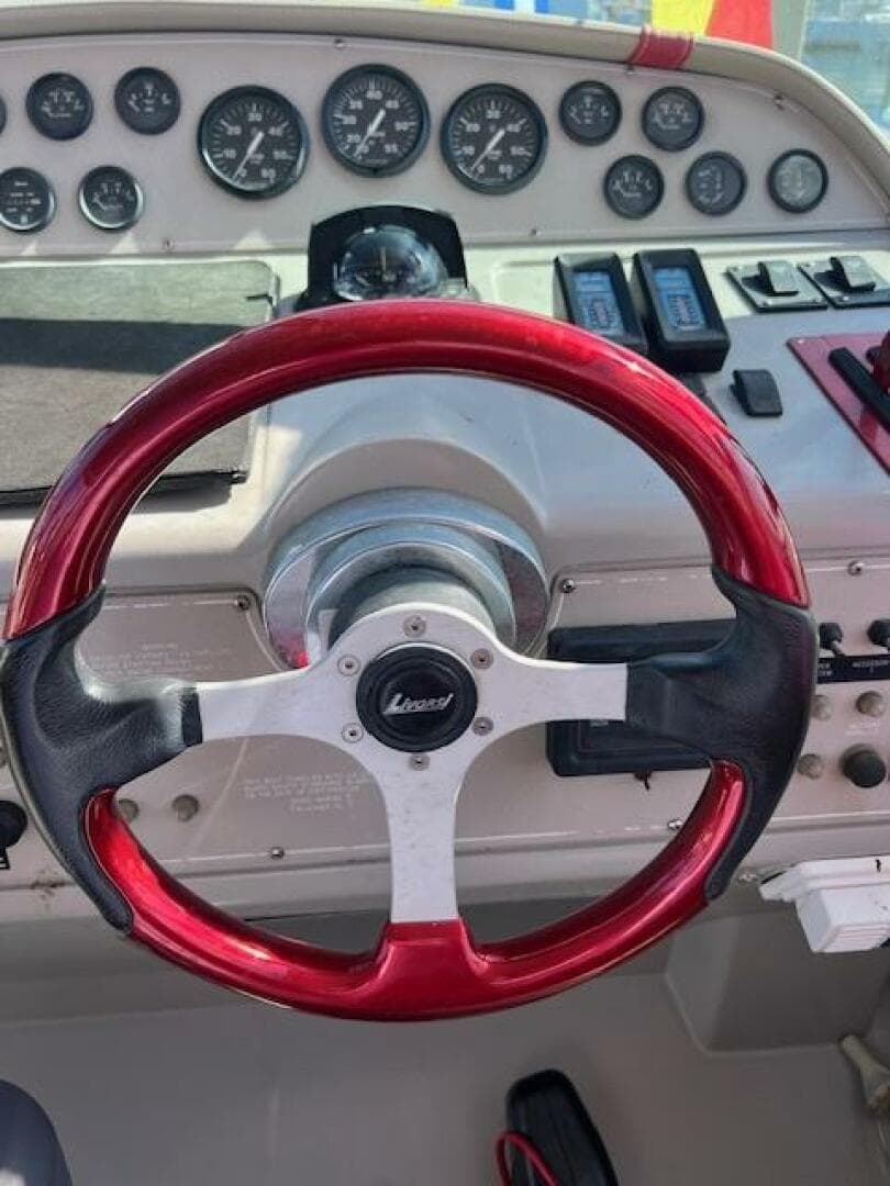 1990 Donzi 30 — photo 12