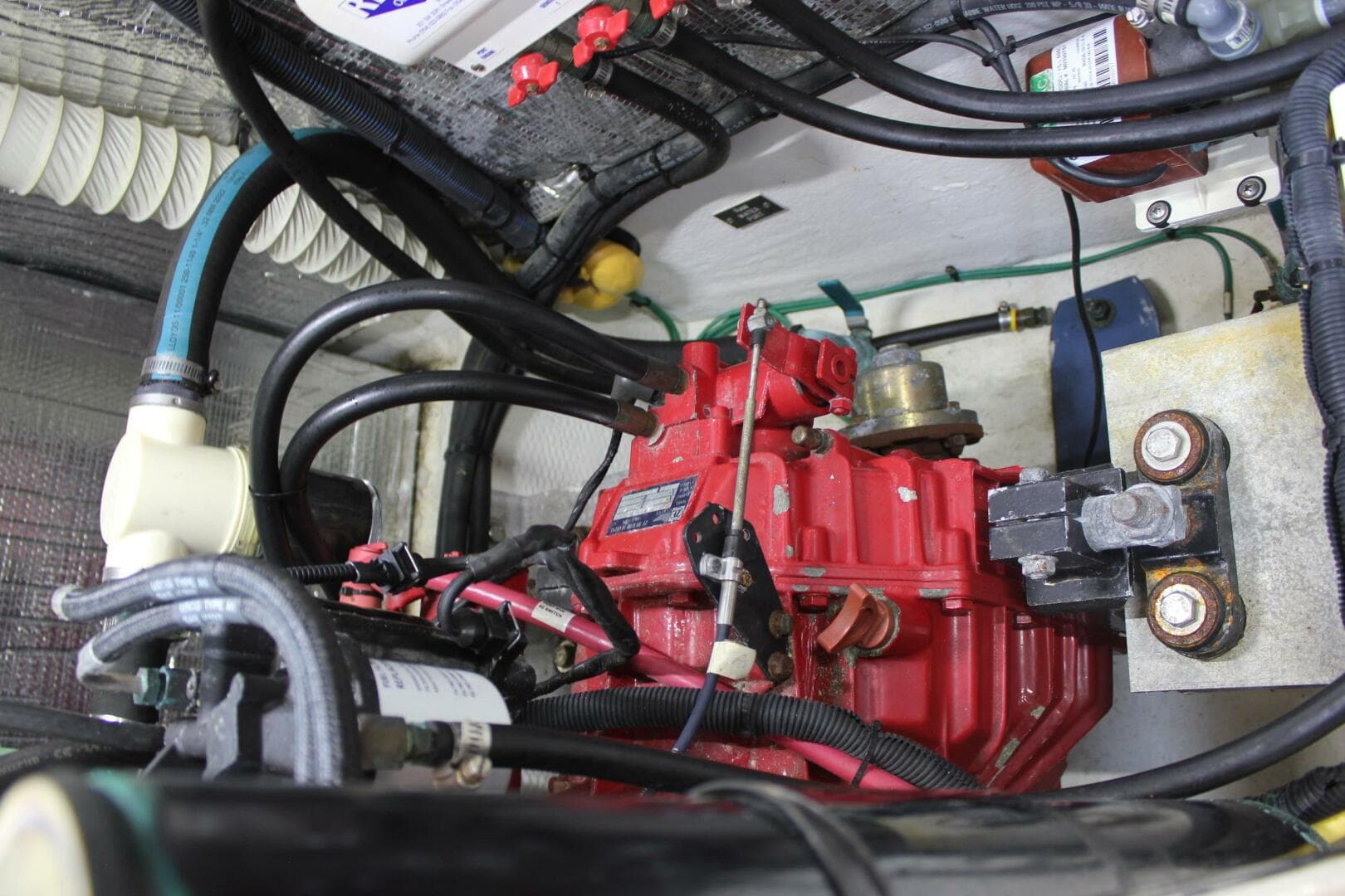 2005 Cruisers 370 Express — photo 44