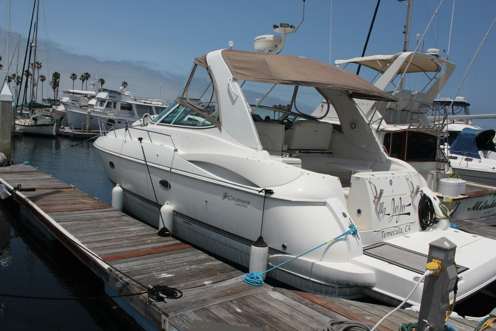 2005 Cruisers 370 Express — photo 2