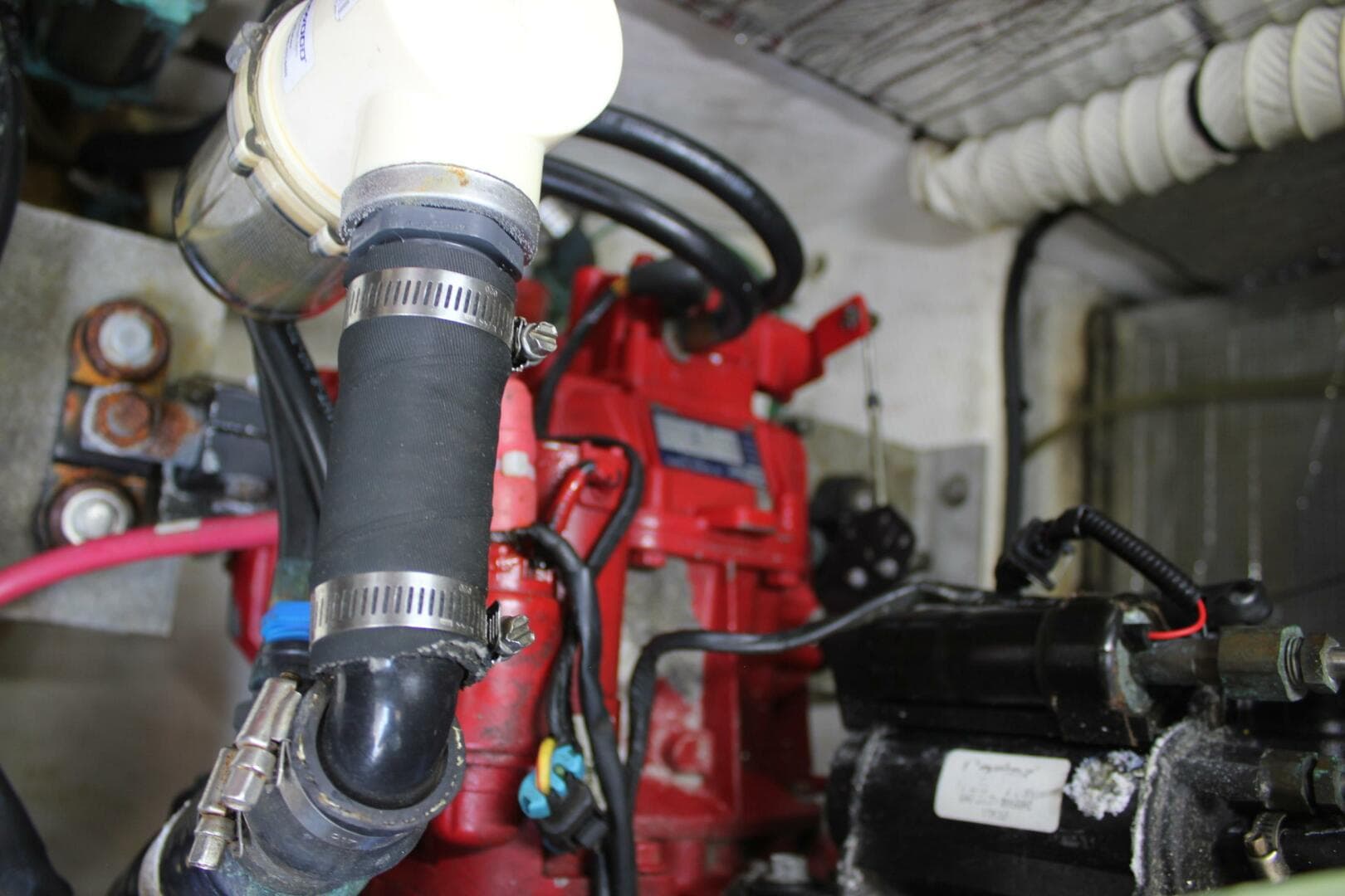 2005 Cruisers 370 Express — photo 45