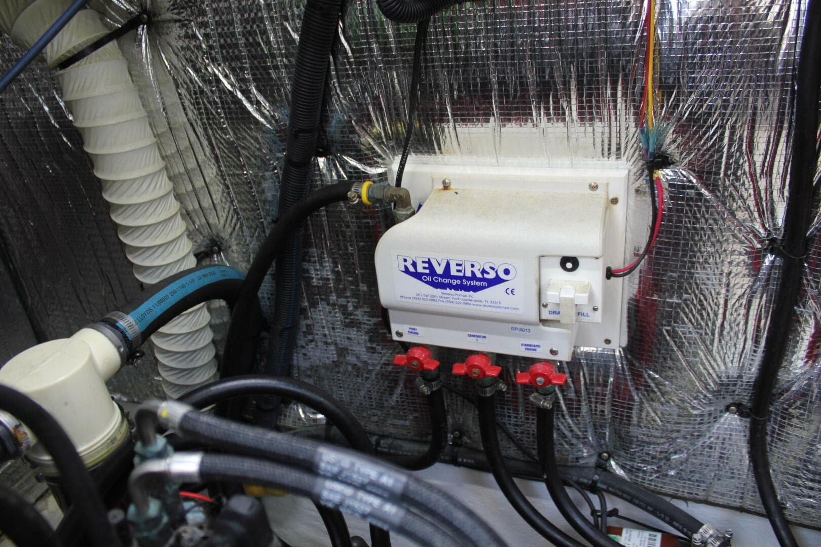 2005 Cruisers 370 Express — photo 41