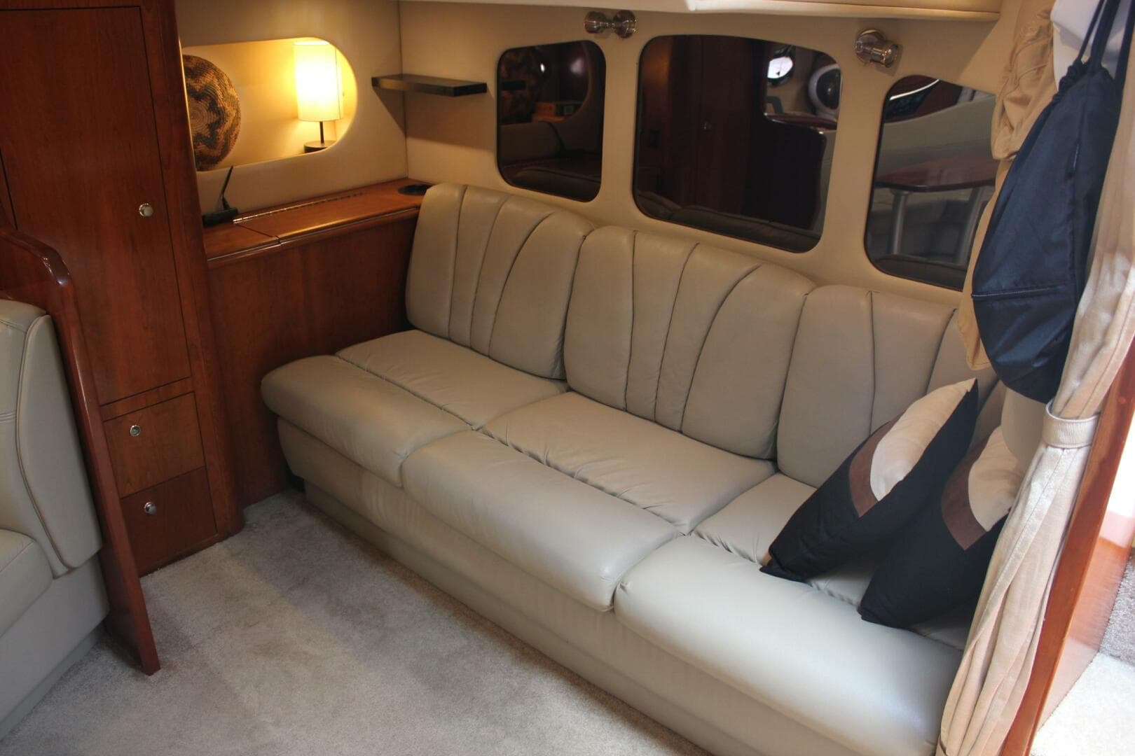 2005 Cruisers 370 Express — photo 23