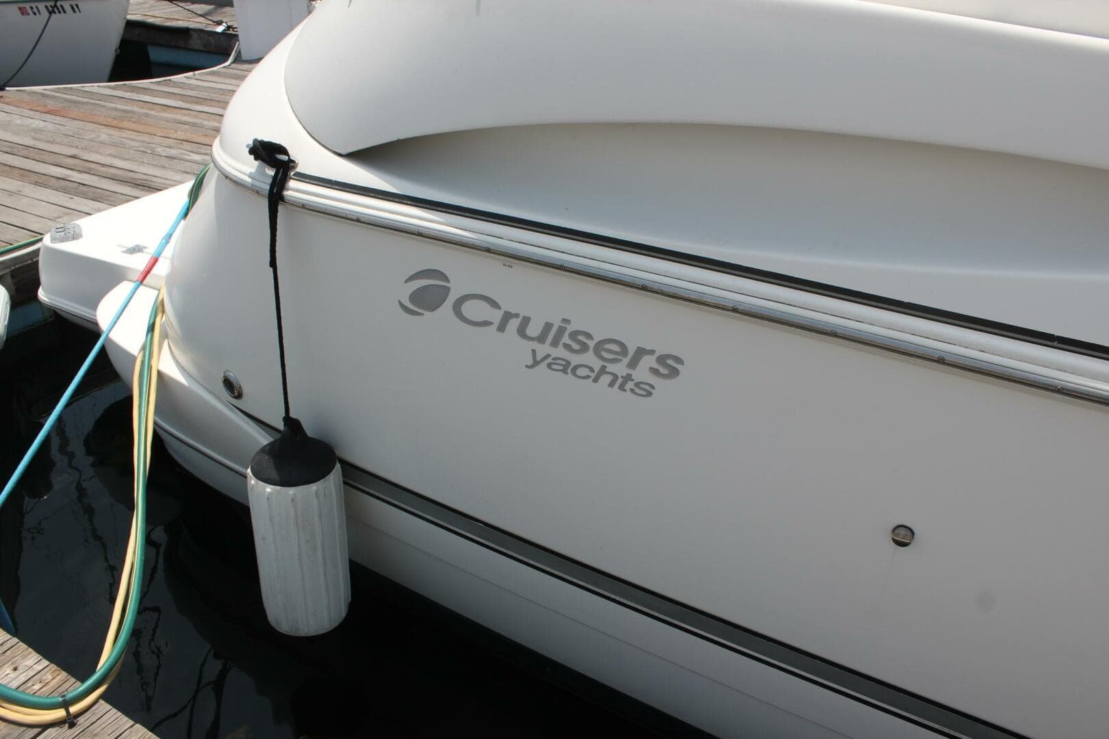 2005 Cruisers 370 Express — photo 7