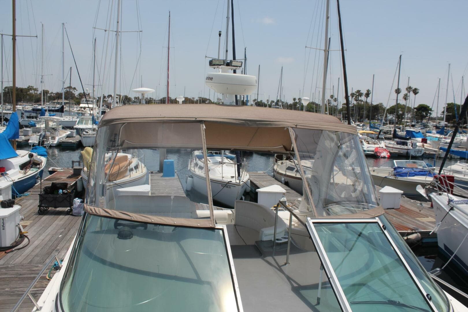 2005 Cruisers 370 Express — photo 22