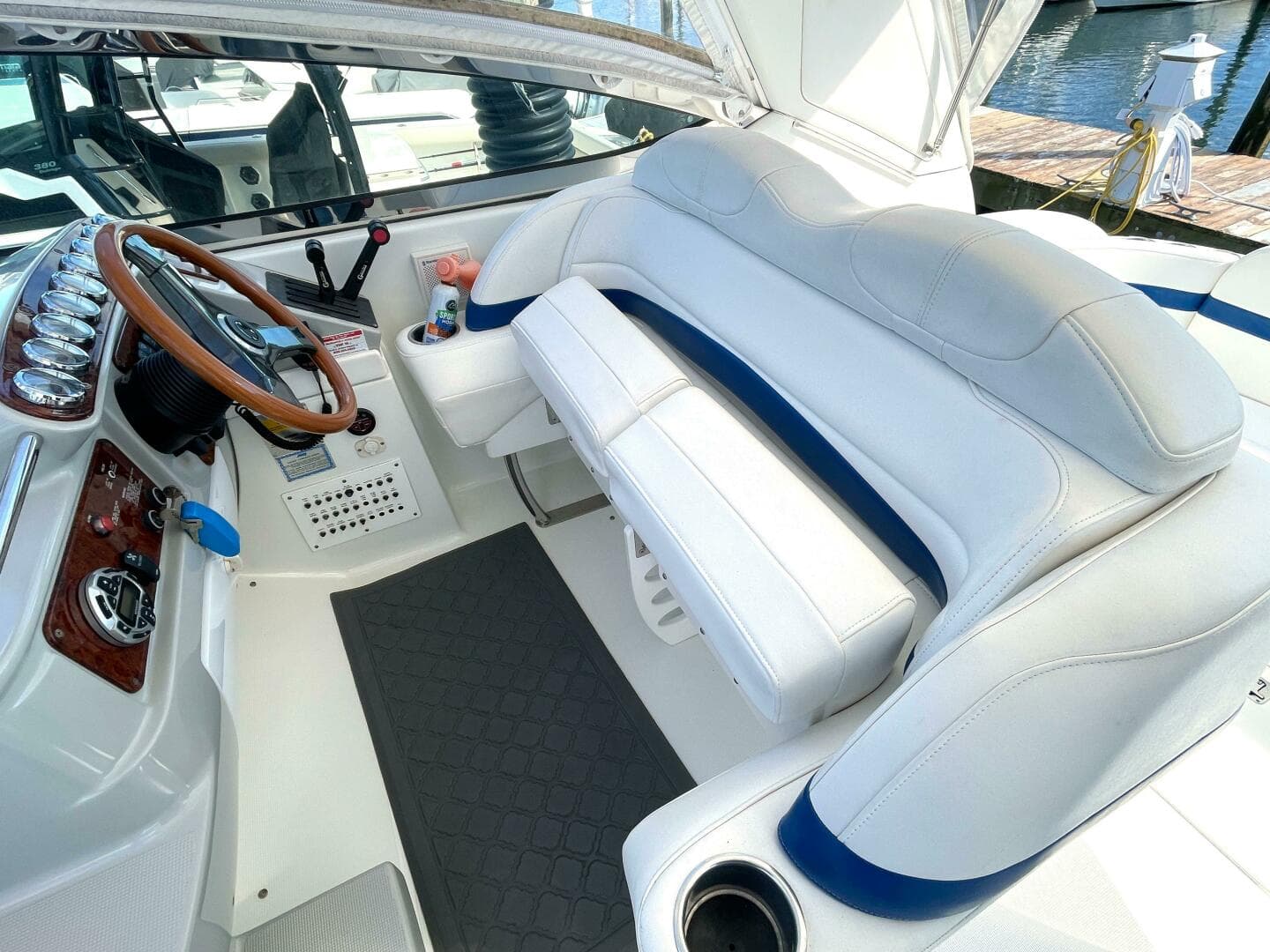 2004 Formula 37 Pc — photo 3