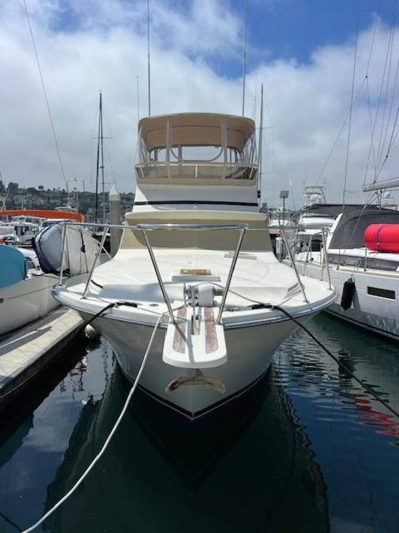 1981 Viking 35 Flybridge — photo 2