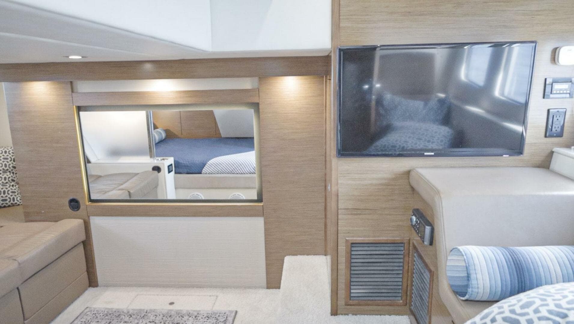 2014 Cruisers Yachts 45 Cantius — photo 63