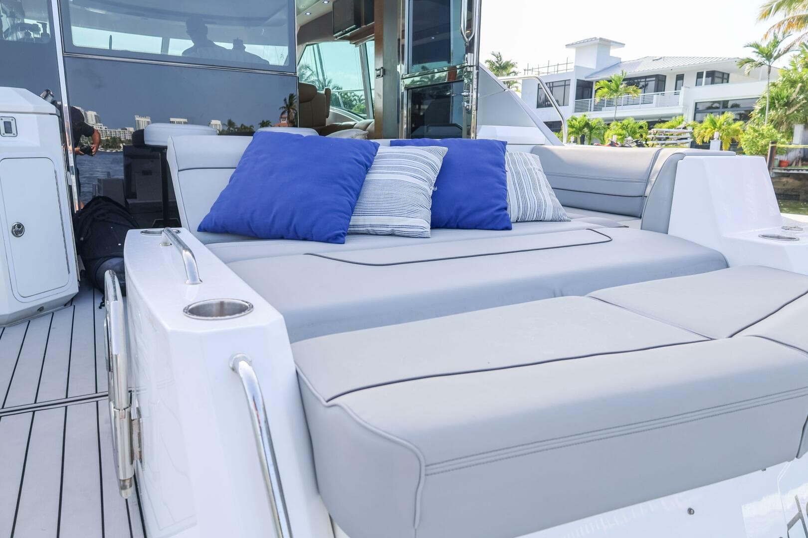 2014 Cruisers Yachts 45 Cantius — photo 18