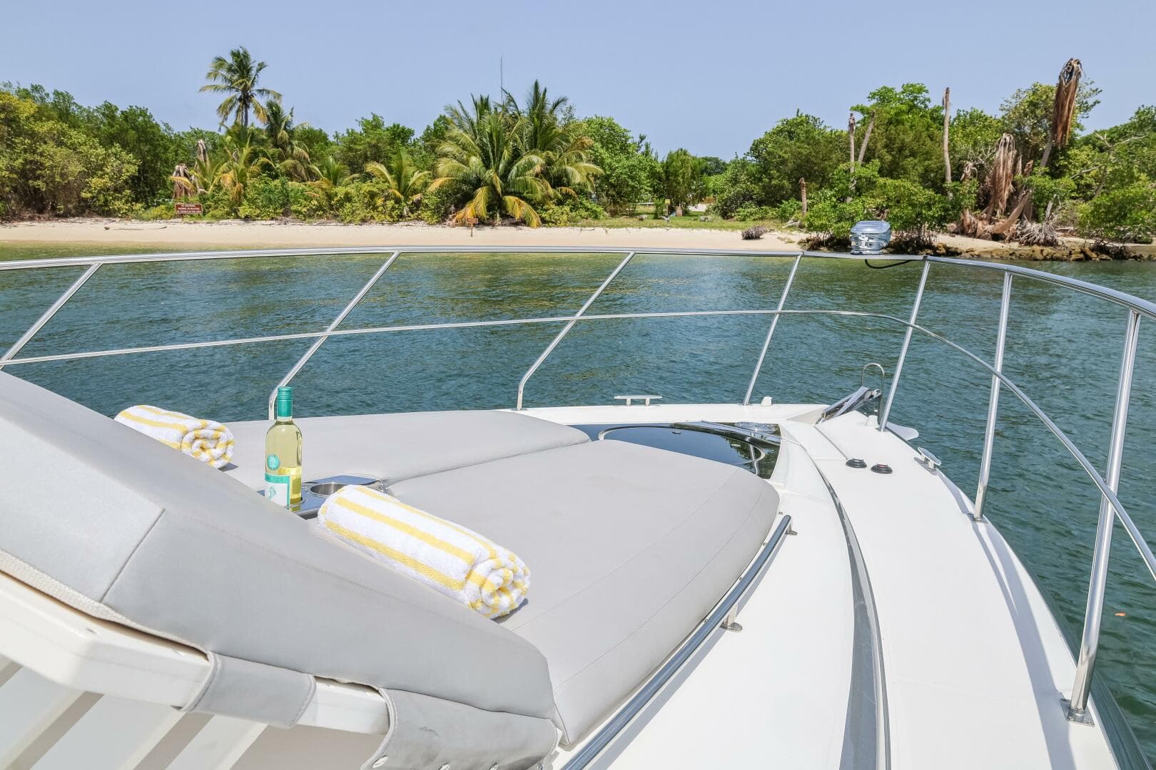 2014 Cruisers Yachts 45 Cantius — photo 39