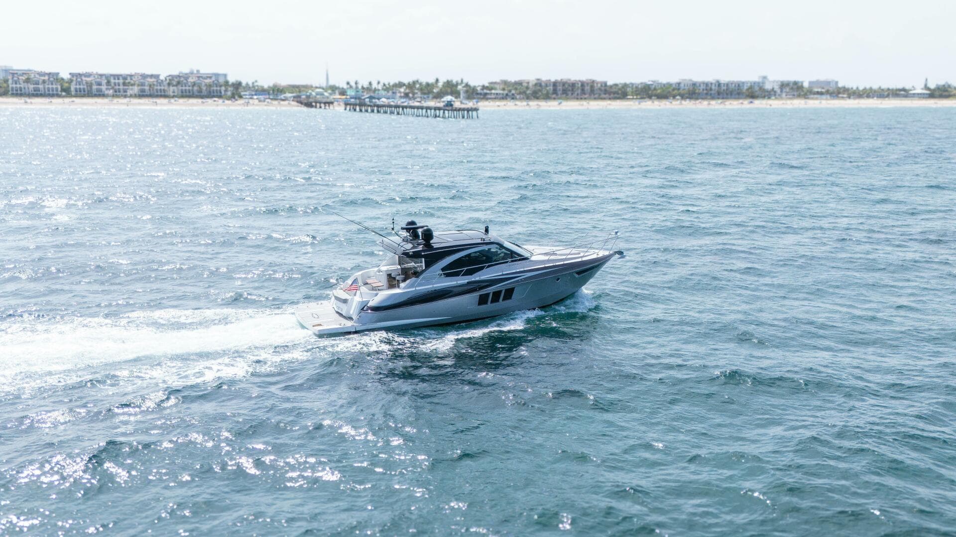 2014 Cruisers Yachts 45 Cantius — photo 3