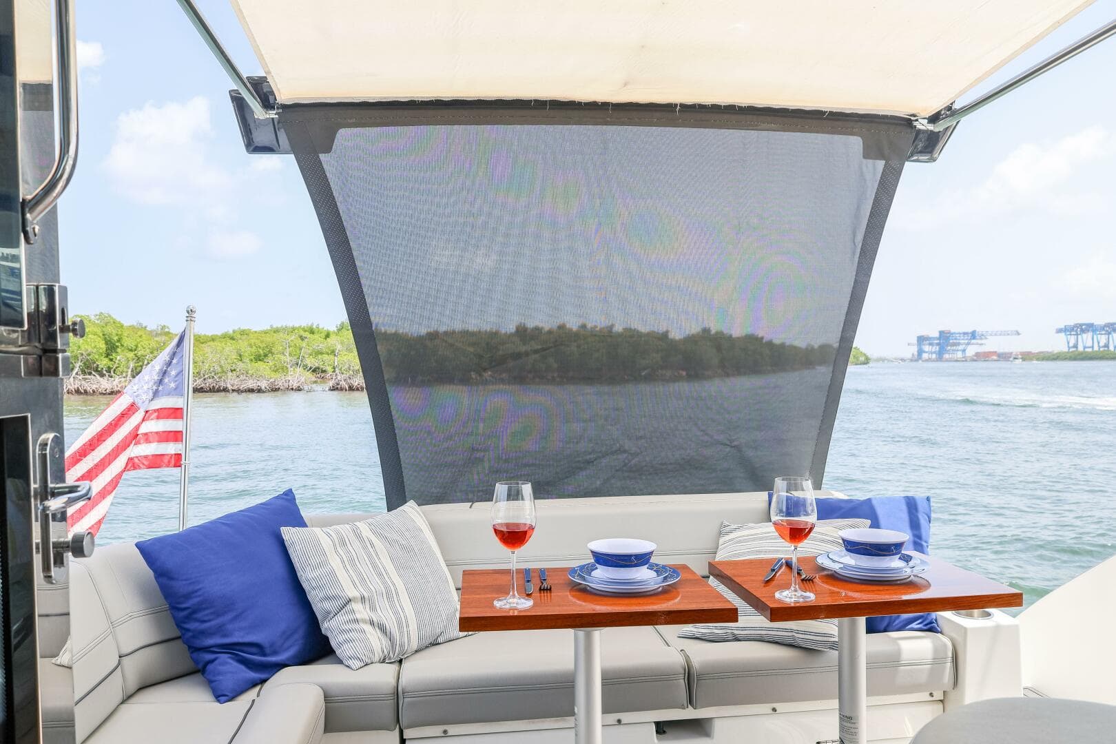 2014 Cruisers Yachts 45 Cantius — photo 30