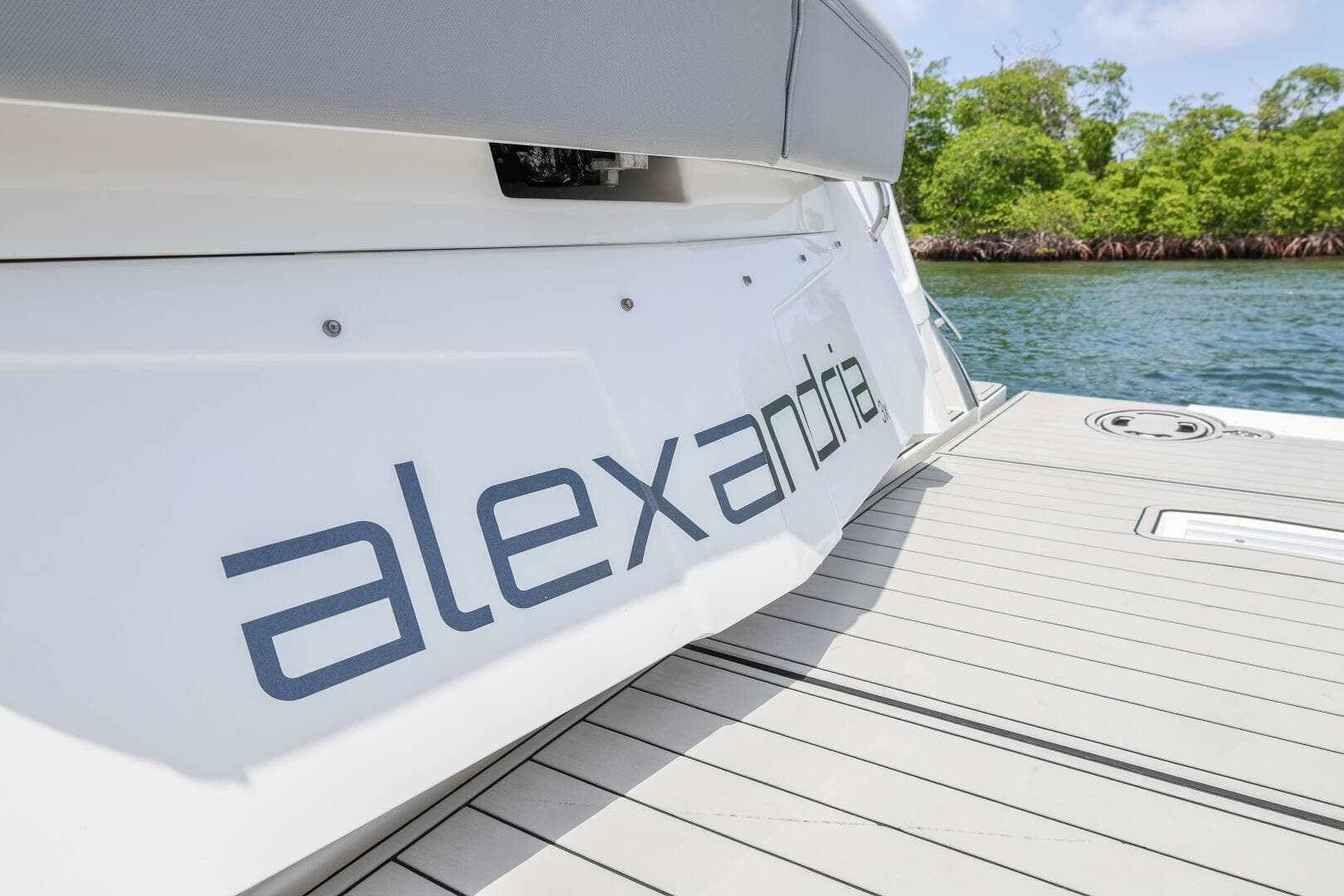 2014 Cruisers Yachts 45 Cantius — photo 14