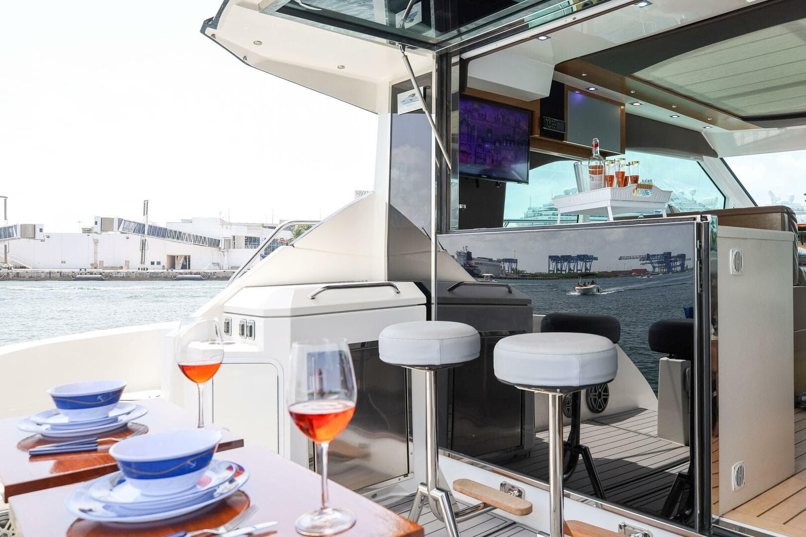 2014 Cruisers Yachts 45 Cantius — photo 25