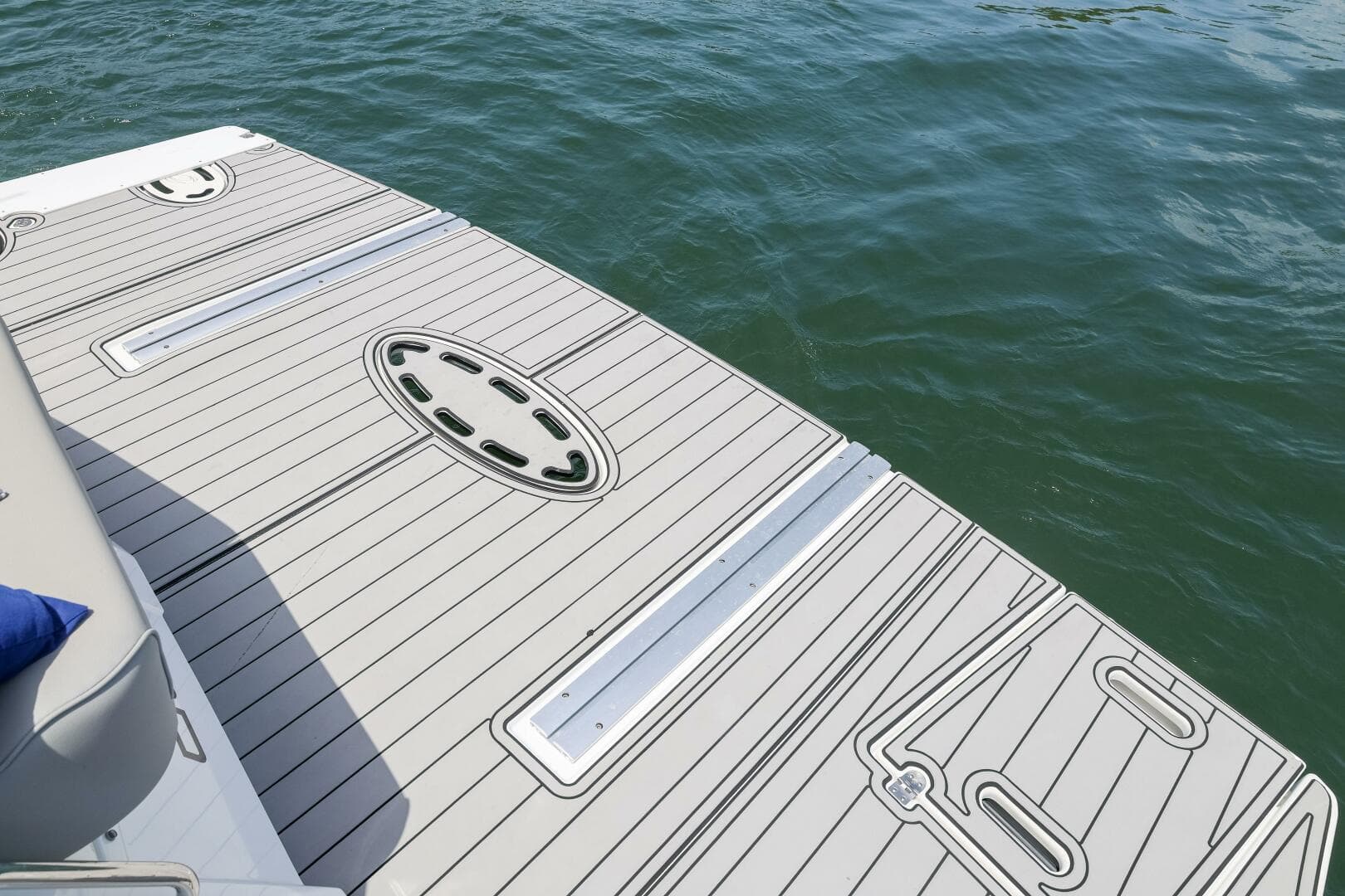 2014 Cruisers Yachts 45 Cantius — photo 10