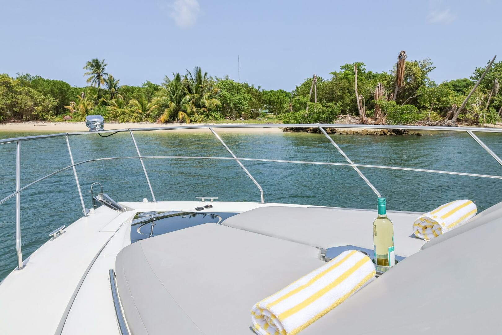 2014 Cruisers Yachts 45 Cantius — photo 43