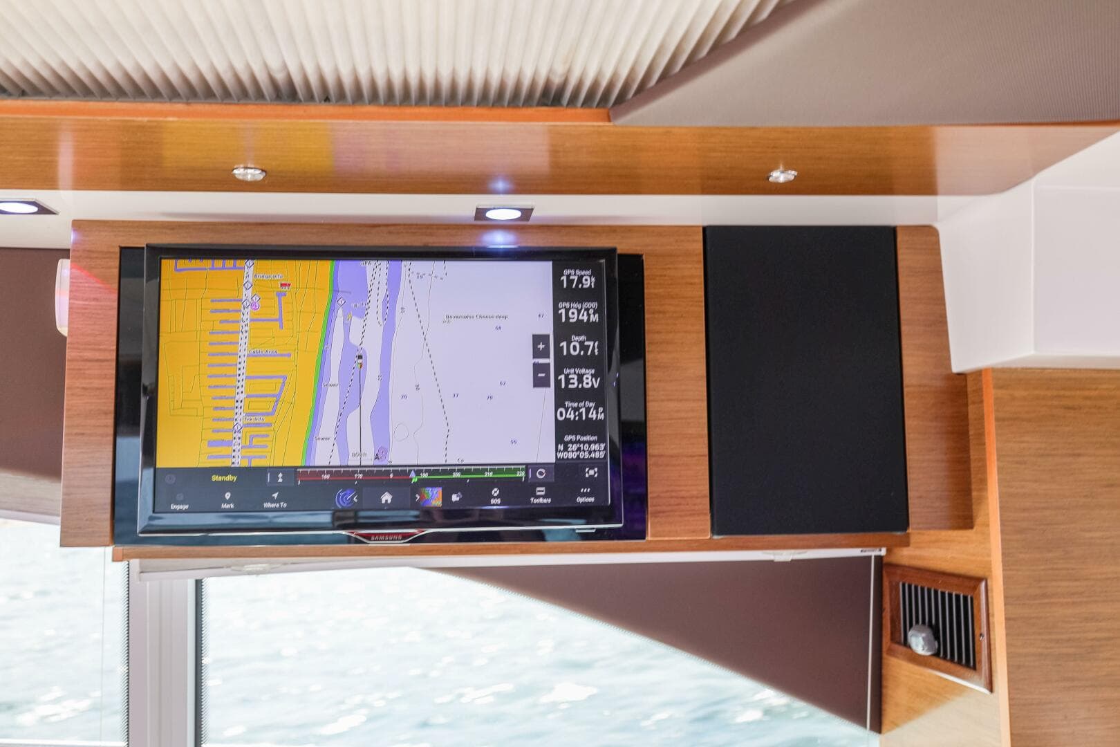 2014 Cruisers Yachts 45 Cantius — photo 46