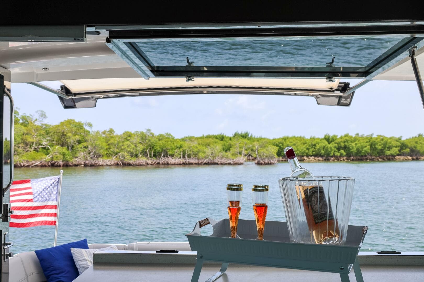 2014 Cruisers Yachts 45 Cantius — photo 31