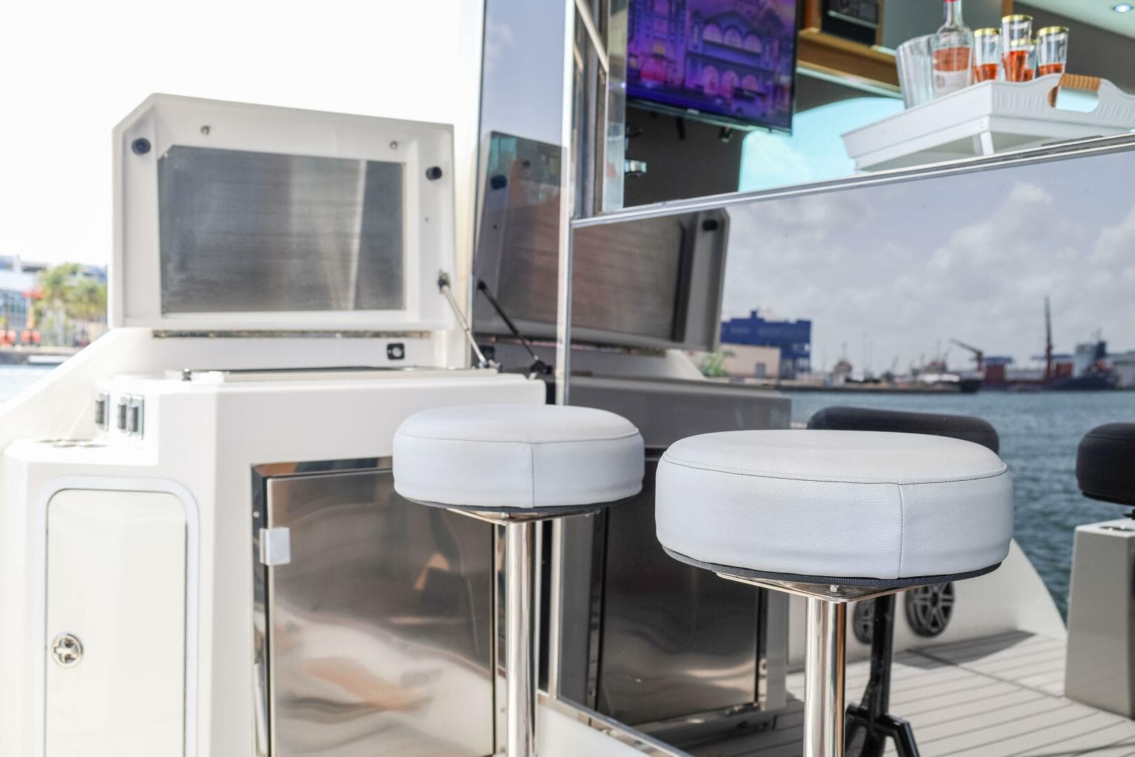 2014 Cruisers Yachts 45 Cantius — photo 27