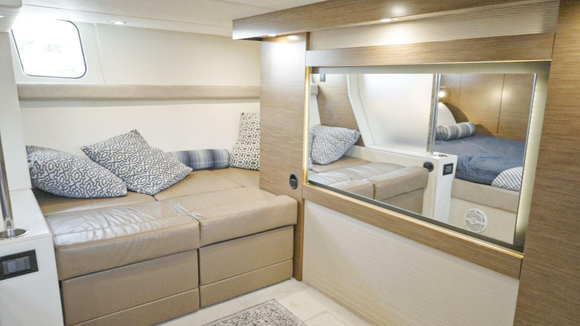 2014 Cruisers Yachts 45 Cantius — photo 61