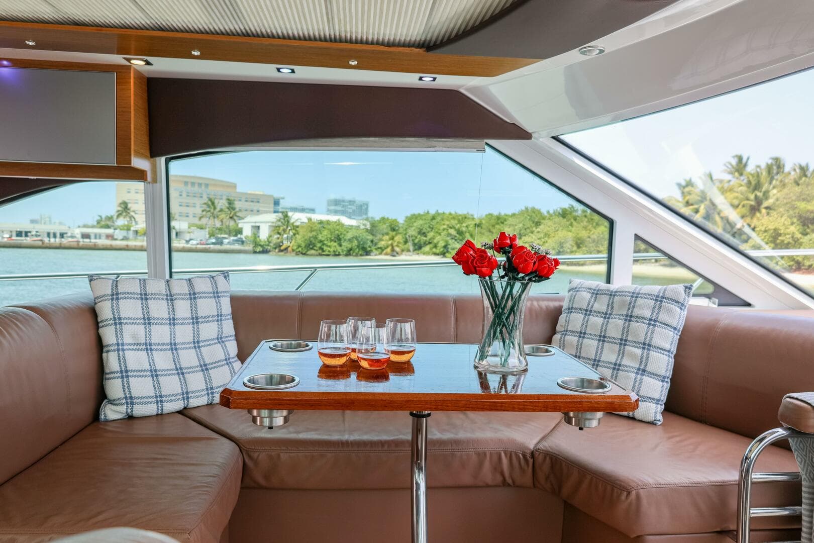 2014 Cruisers Yachts 45 Cantius — photo 49