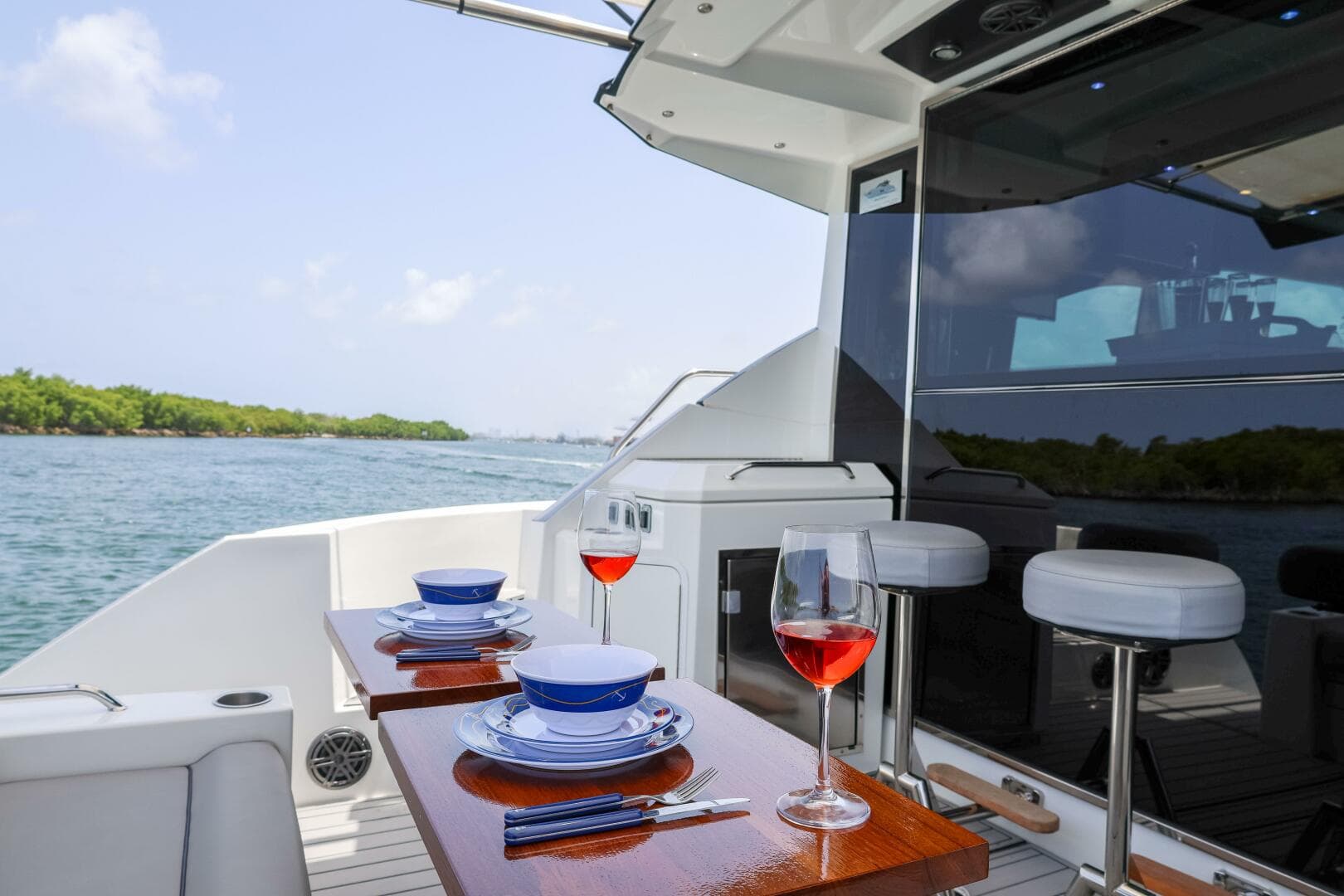 2014 Cruisers Yachts 45 Cantius — photo 23