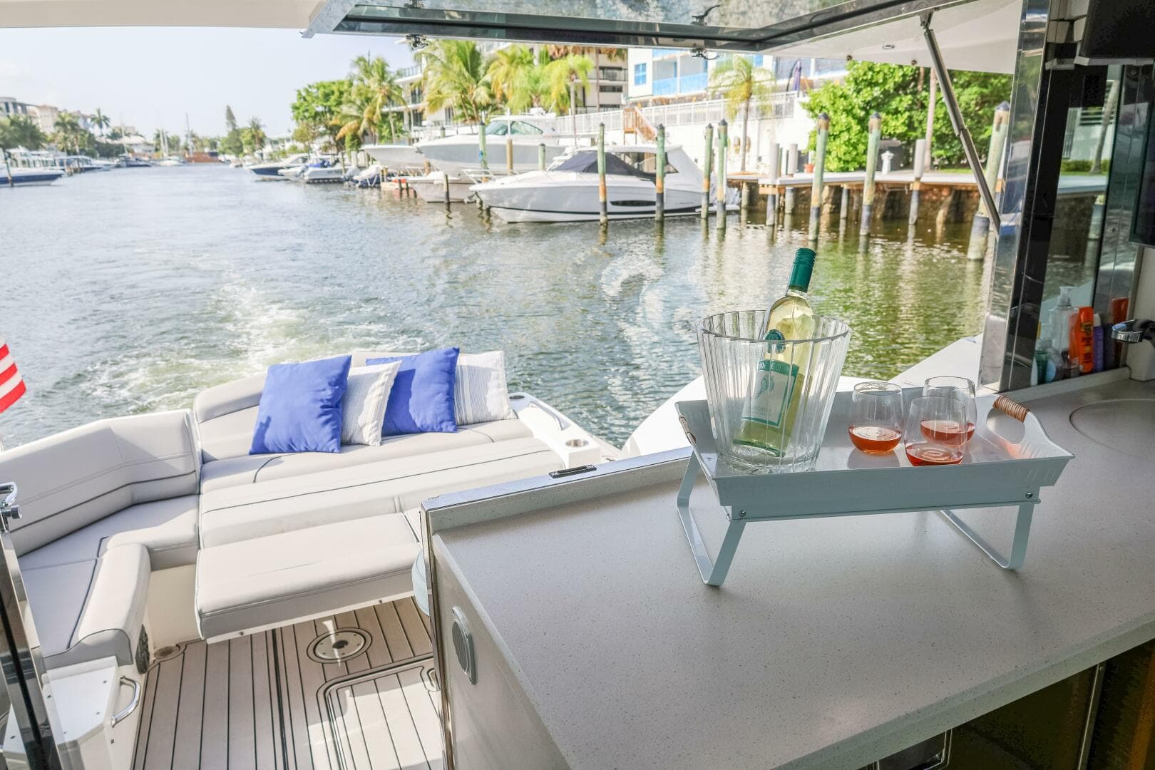 2014 Cruisers Yachts 45 Cantius — photo 33