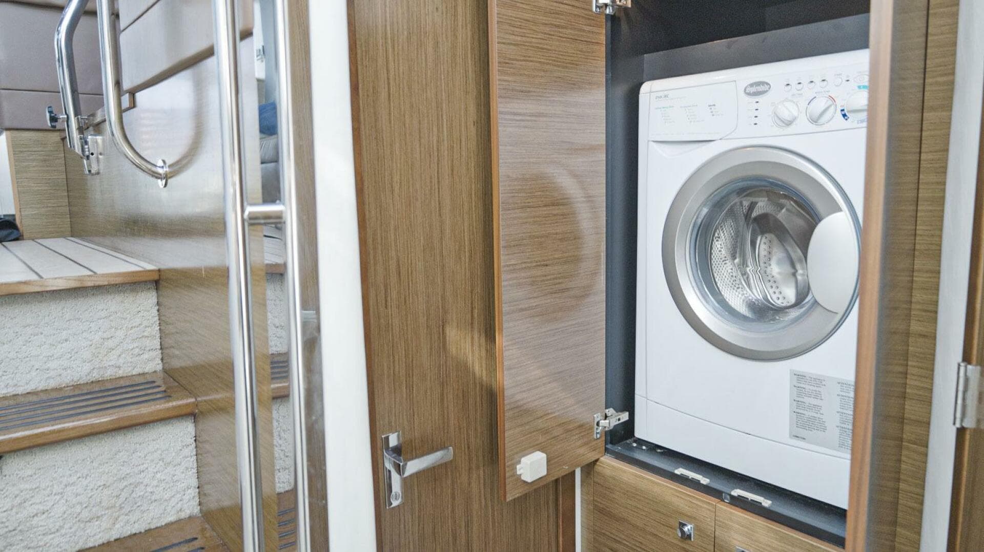 2014 Cruisers Yachts 45 Cantius — photo 55