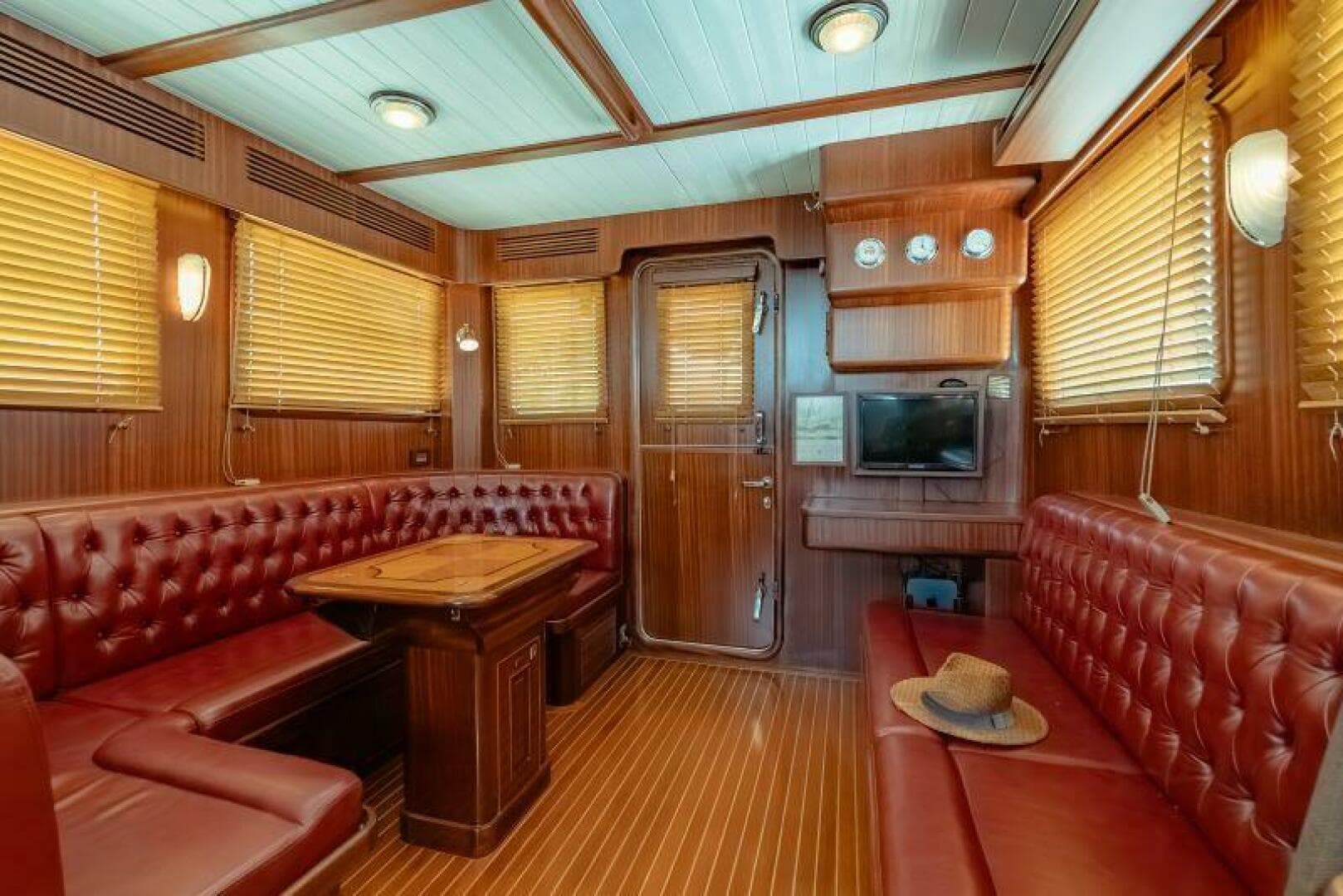 2019 Selene 42 Voyager Sedan — photo 6