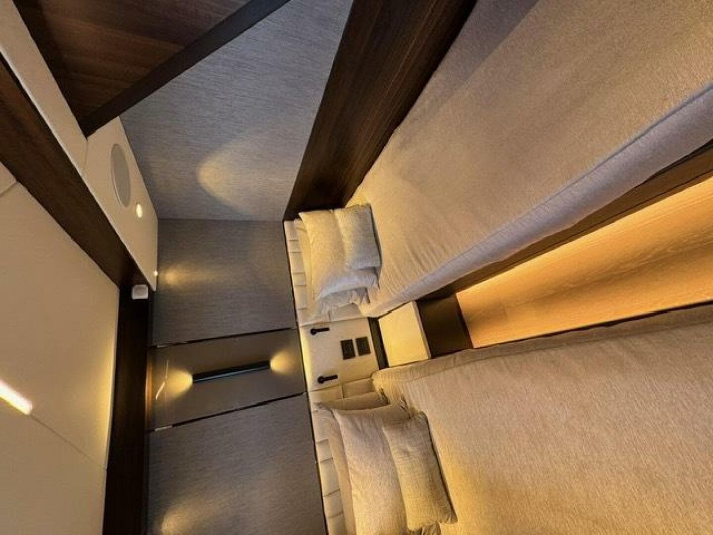 2022 Sunseeker 68 Manhattan — photo 68