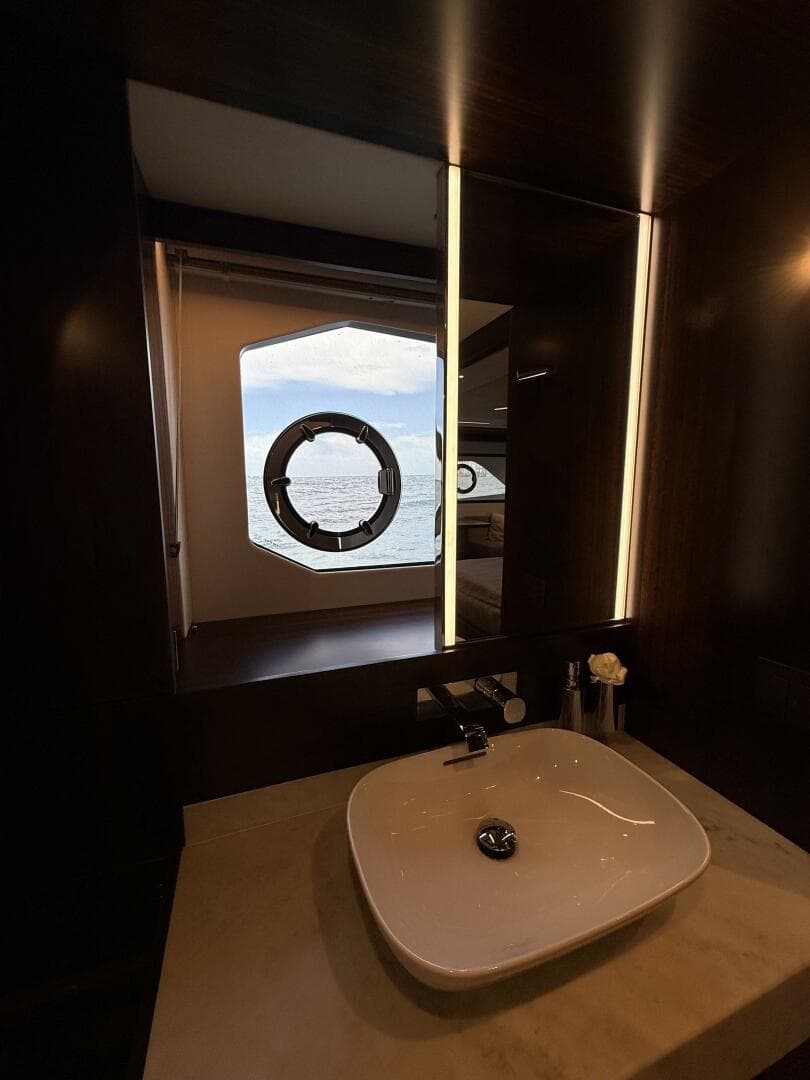 2022 Sunseeker 68 Manhattan — photo 58