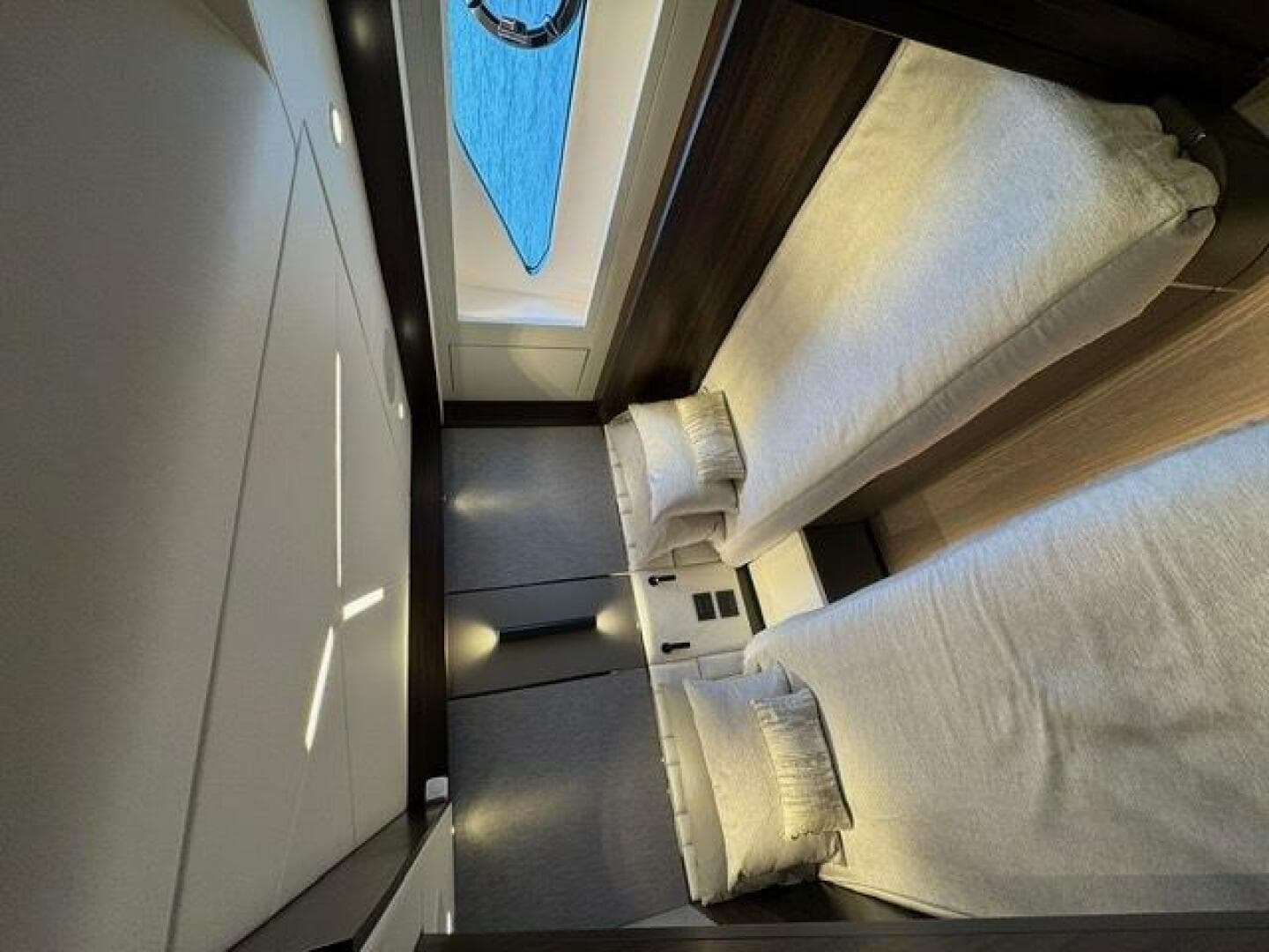 2022 Sunseeker 68 Manhattan — photo 71