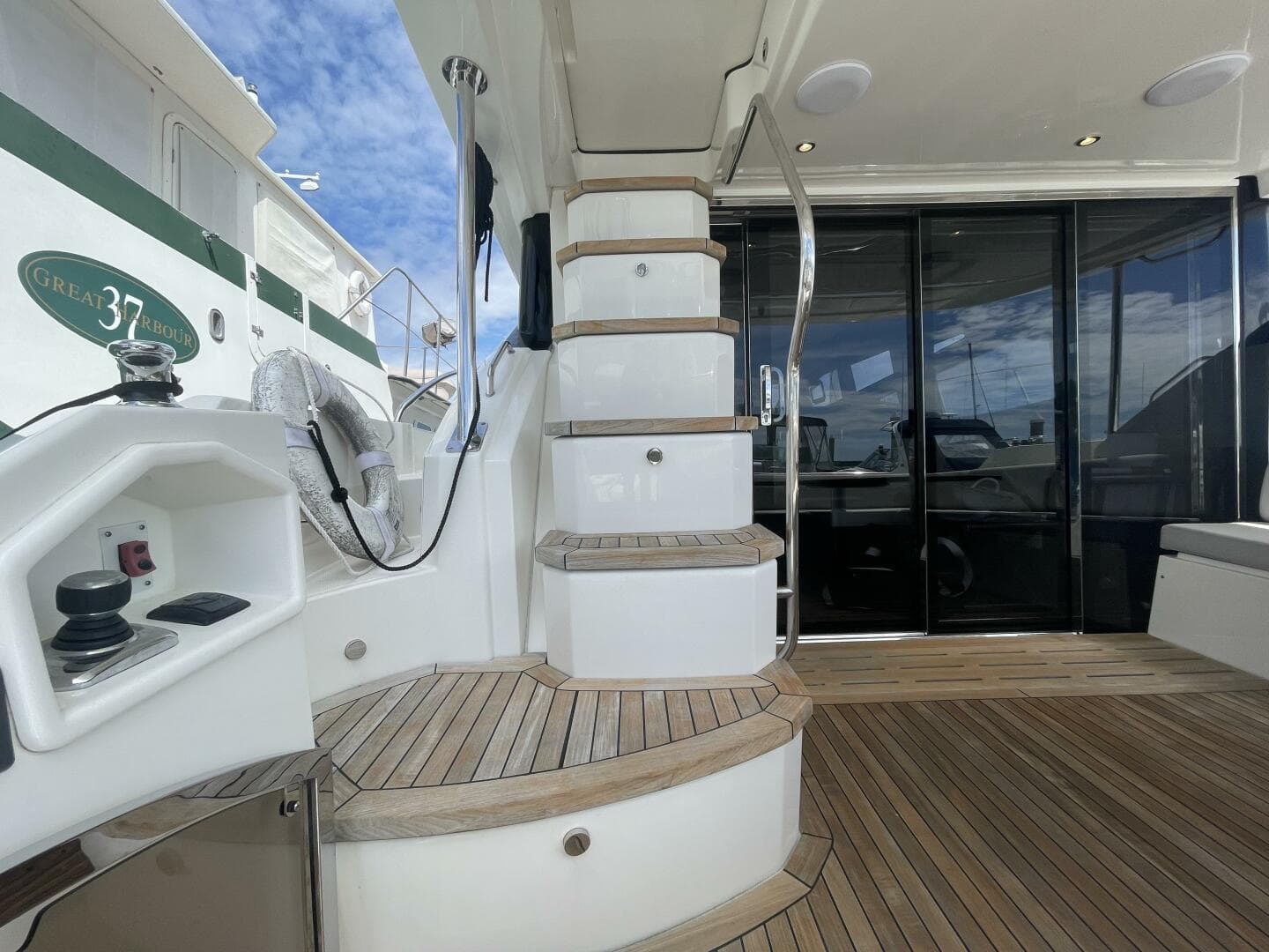 2017 Sea Ray L59 Fly — photo 4