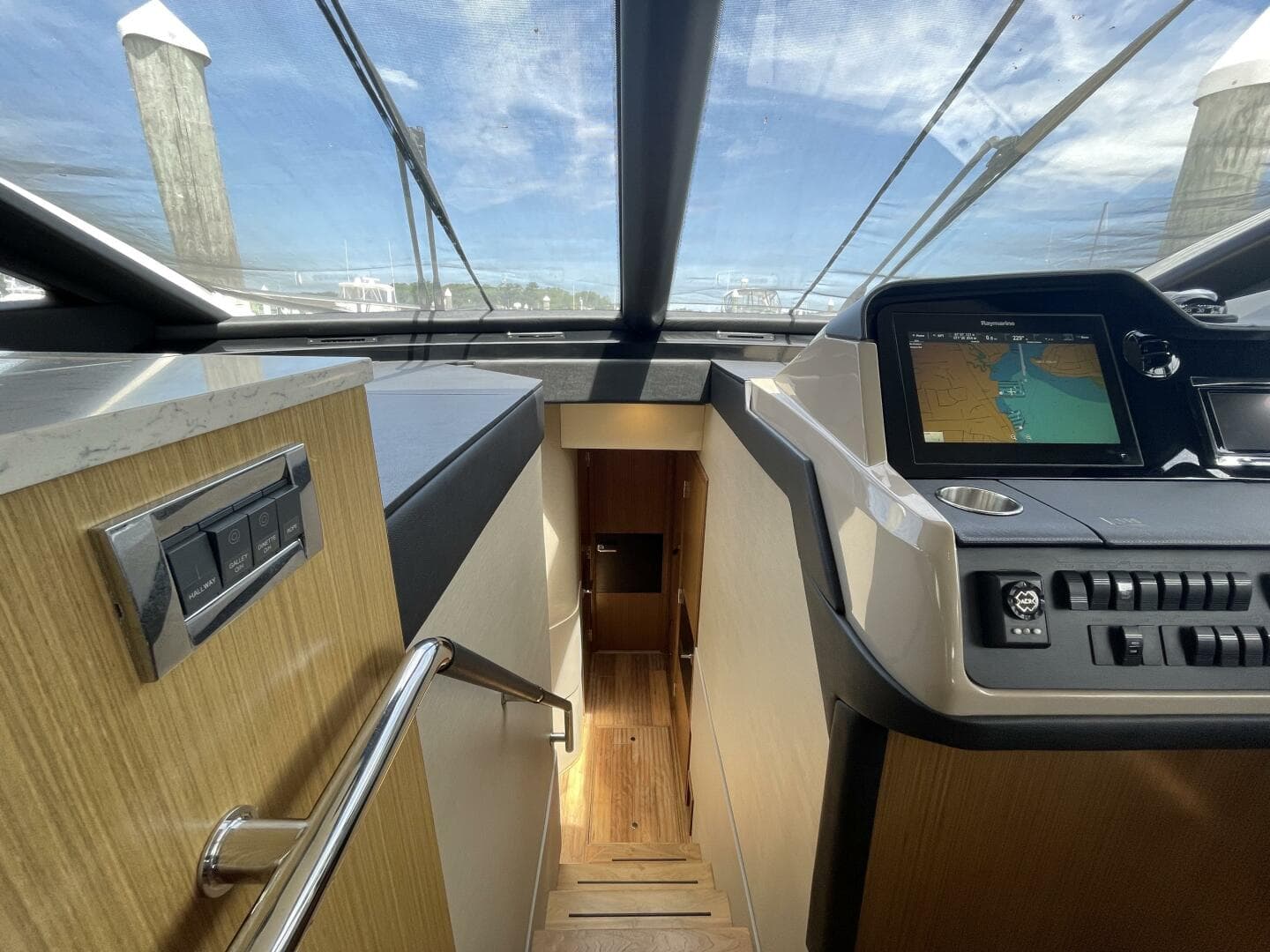 2017 Sea Ray L59 Fly — photo 20