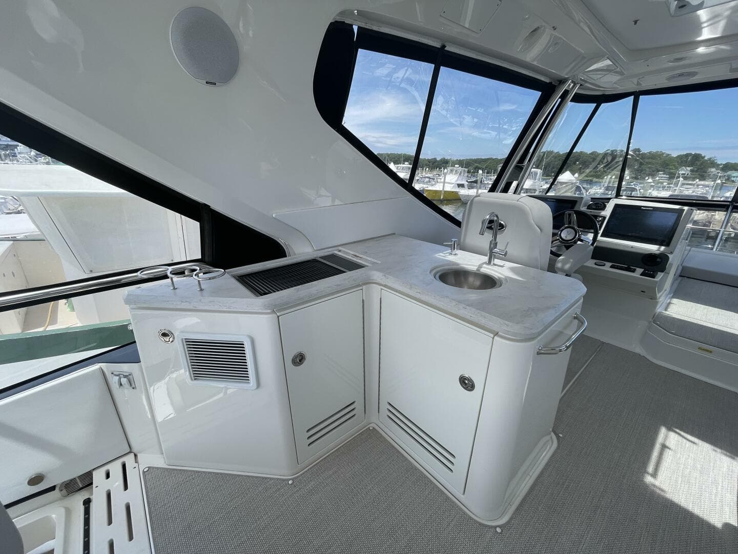 2017 Sea Ray L59 Fly — photo 41