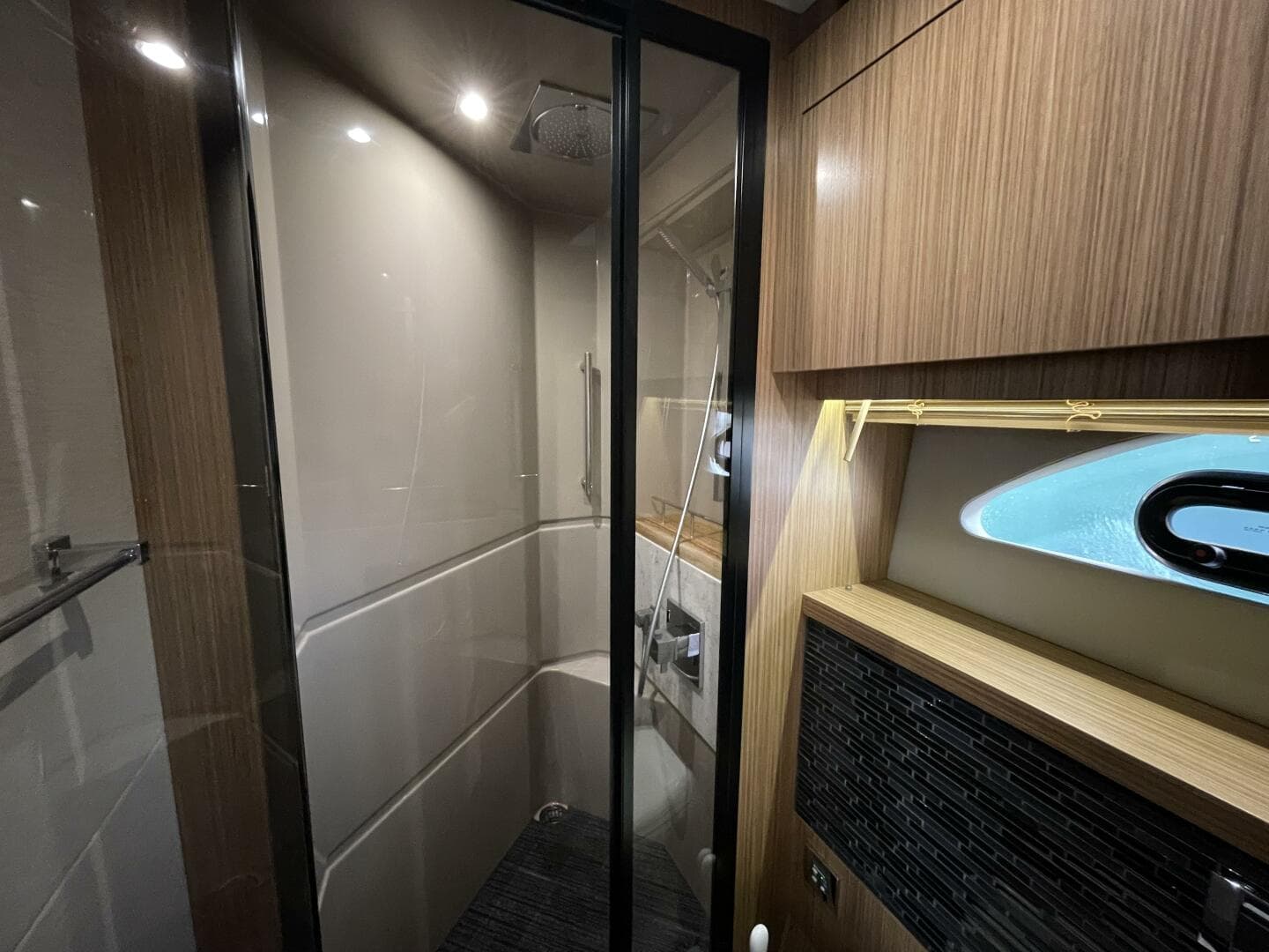 2017 Sea Ray L59 Fly — photo 25