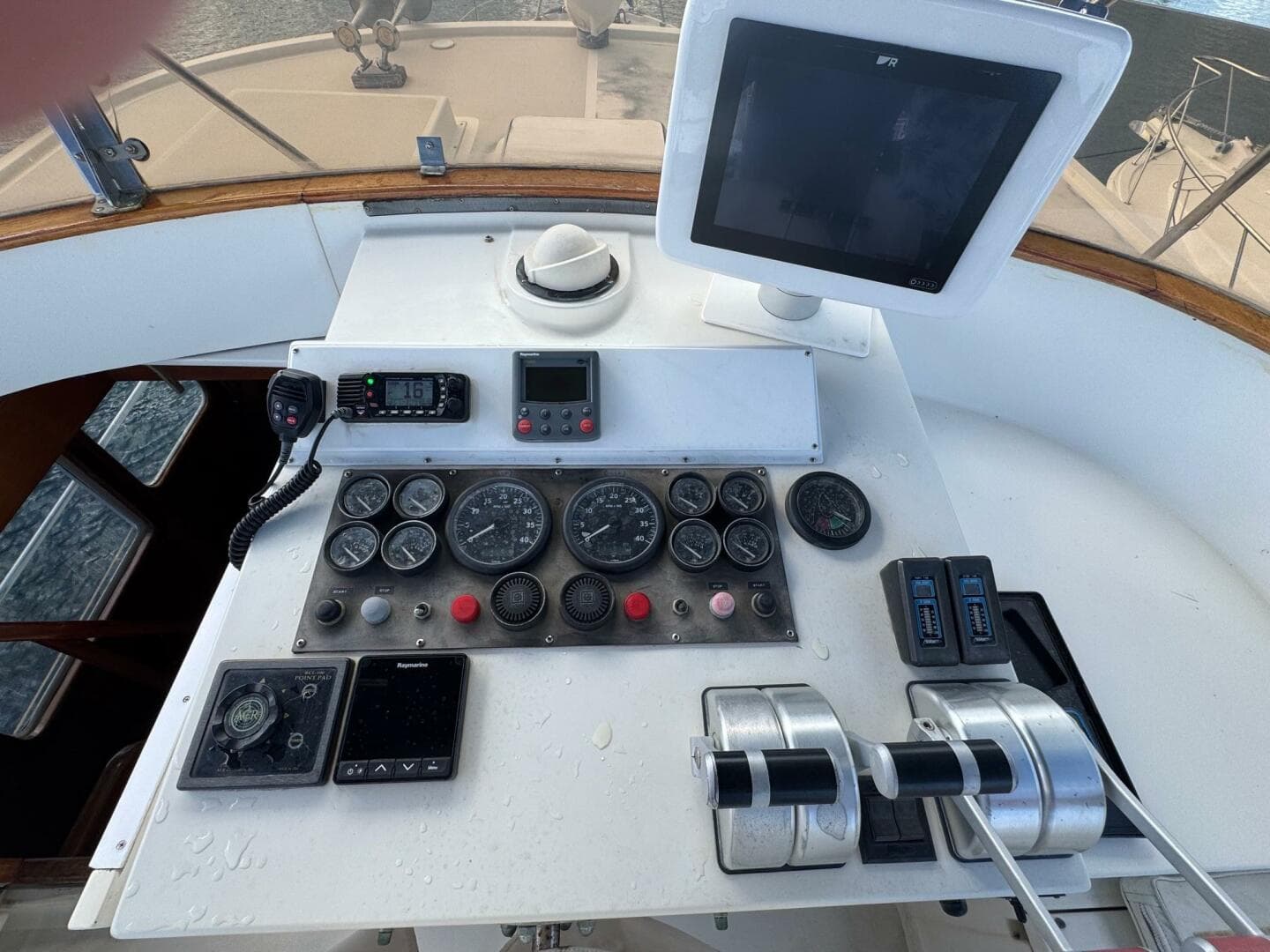 1998 Krogen Express 49 — photo 33