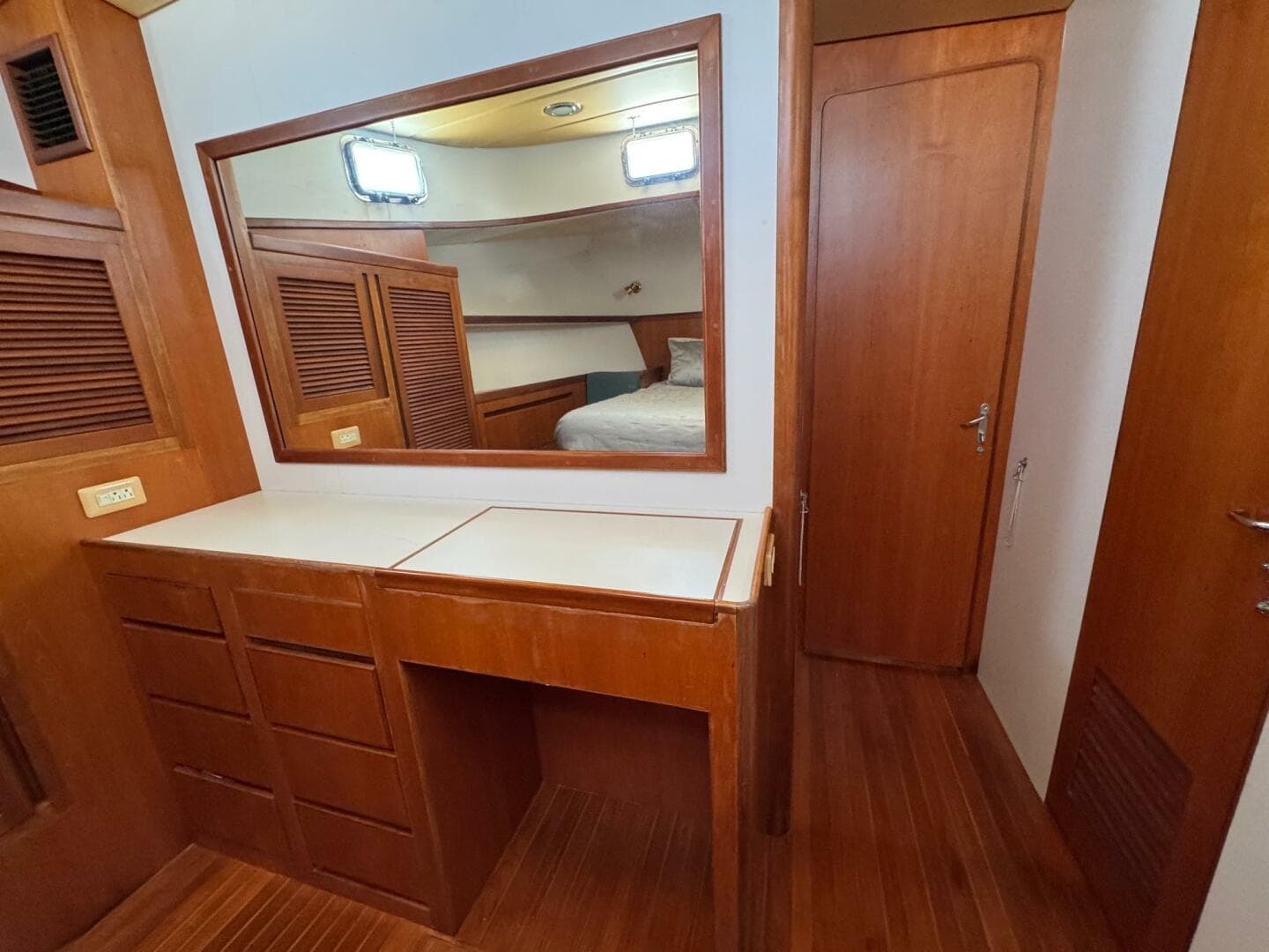 1998 Krogen Express 49 — photo 53