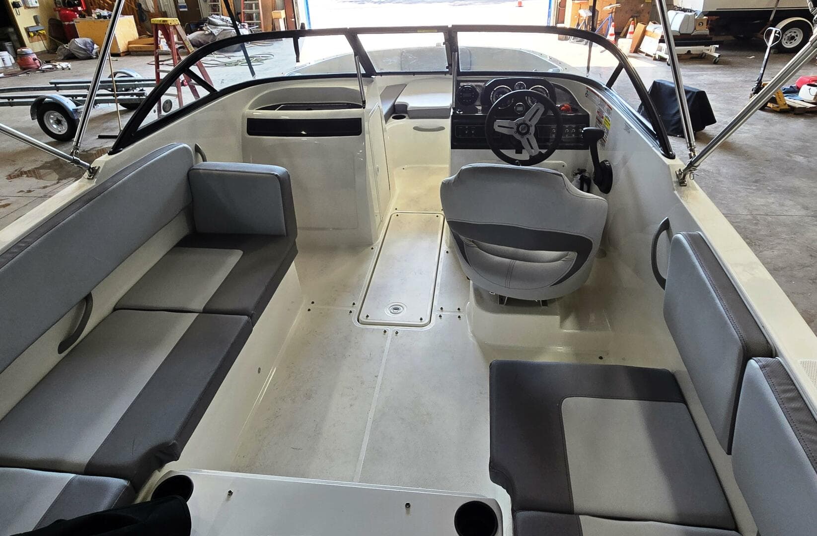 2023 Bayliner — photo 6