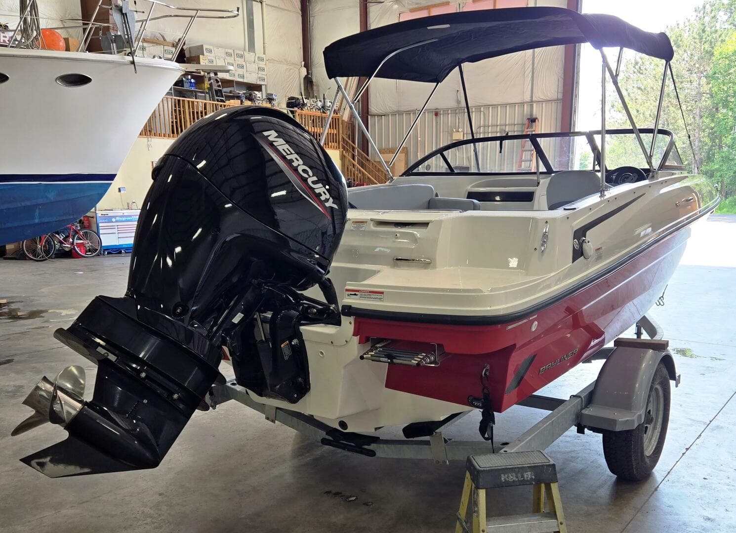 2023 Bayliner — photo 9