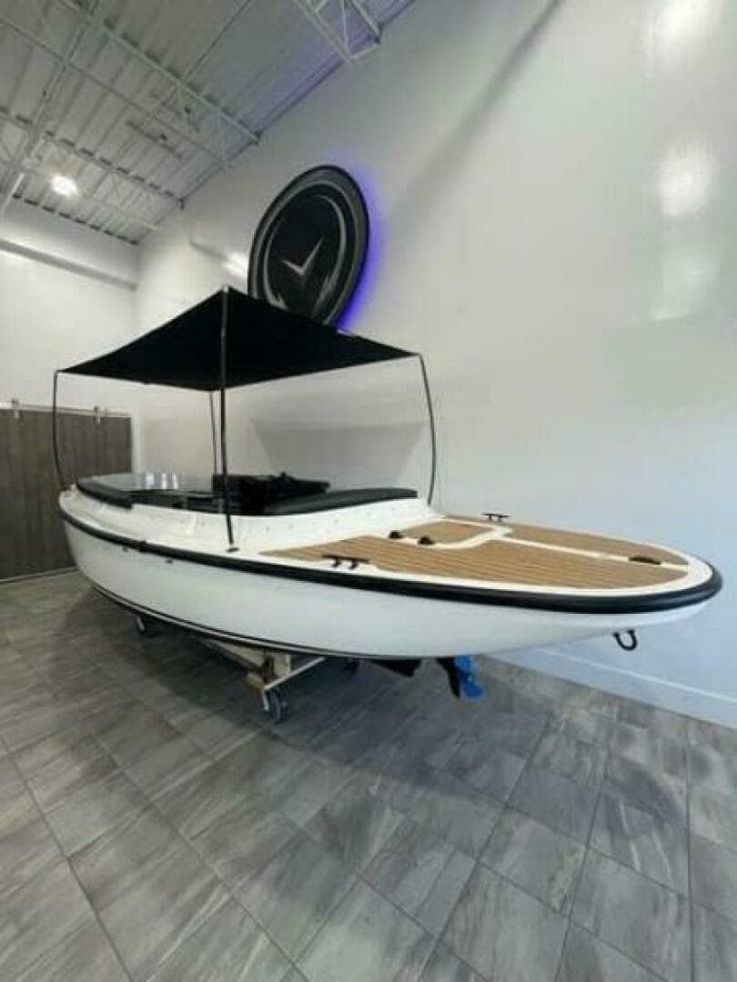 2023 Vision Fantail 217 — photo 6