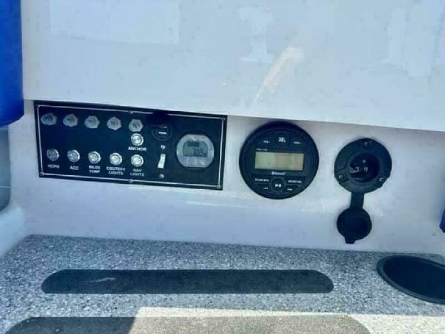 2023 Vision Fantail 217 — photo 13