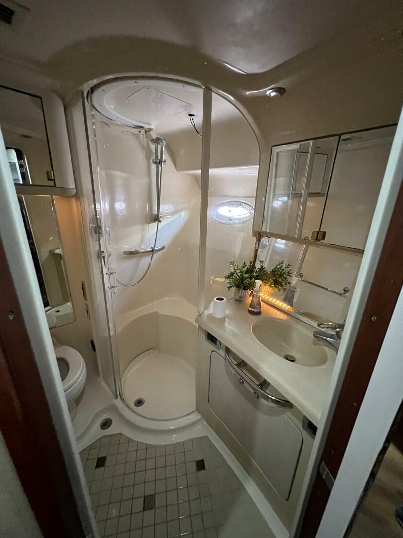 2002 Sea Ray 560 Sedan Cruiser — photo 38