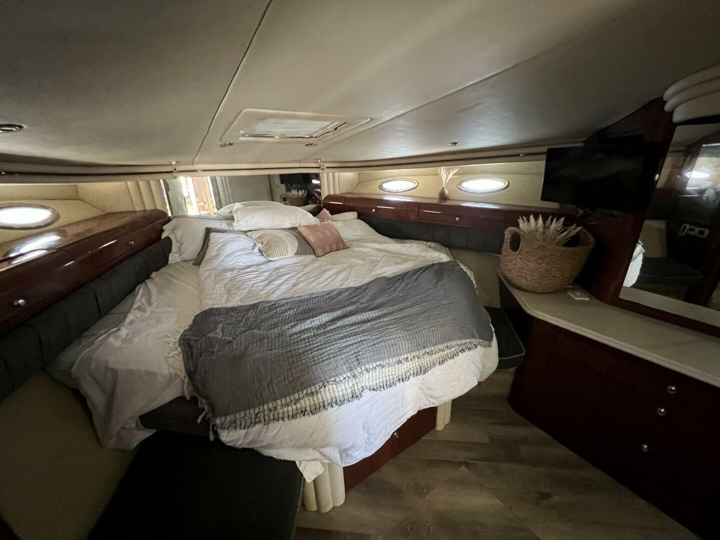 2002 Sea Ray 560 Sedan Cruiser — photo 33