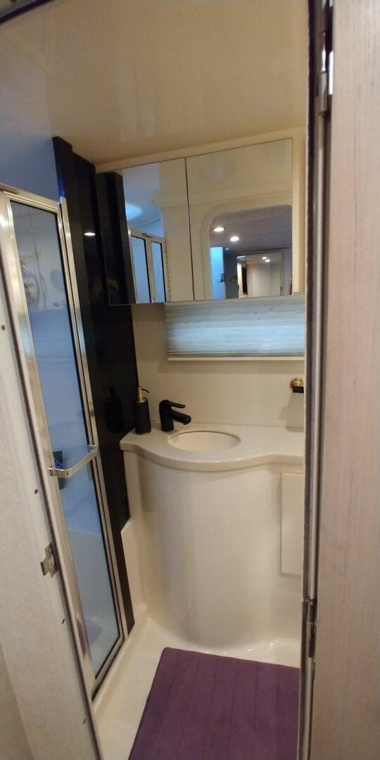 1993 Mainship 47 — photo 19