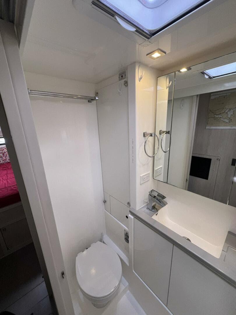 2018 Leopard 43 Powercat — photo 30