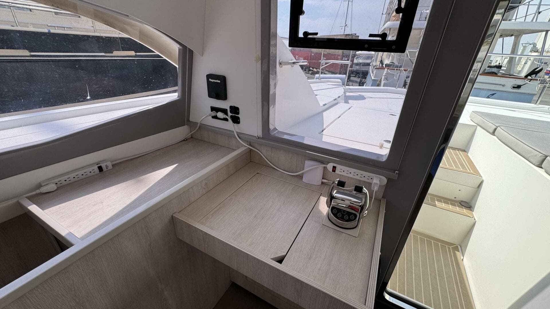 2018 Leopard 43 Powercat — photo 24