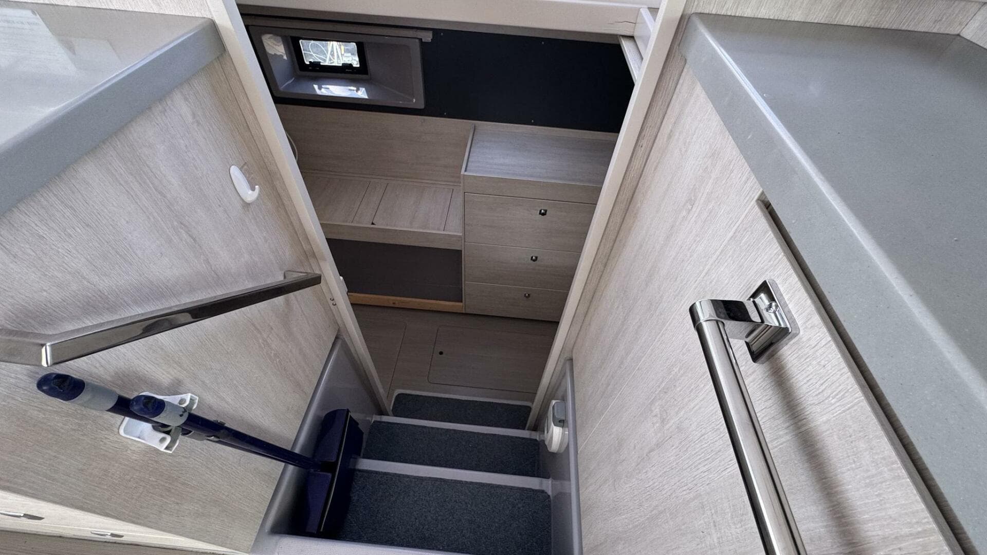 2018 Leopard 43 Powercat — photo 37