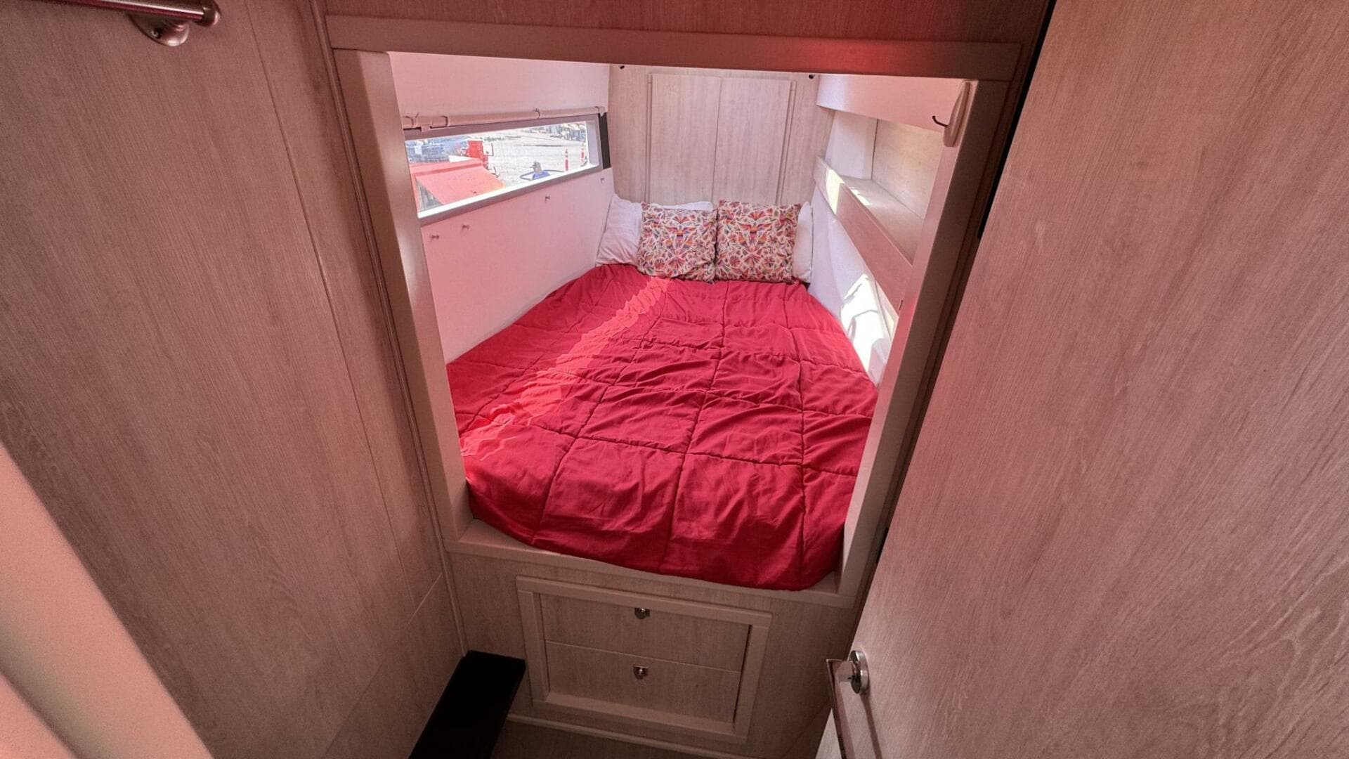 2018 Leopard 43 Powercat — photo 31