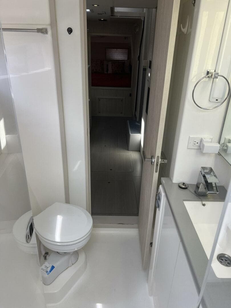 2018 Leopard 43 Powercat — photo 44